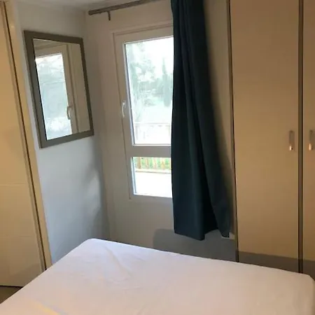 La Grangeneuve Cote Piscine Prázdninový dům *